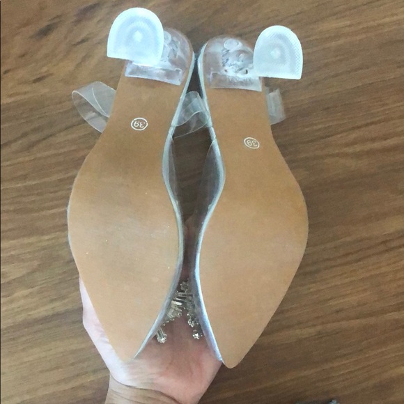 Shoe - Picture 3 of 4